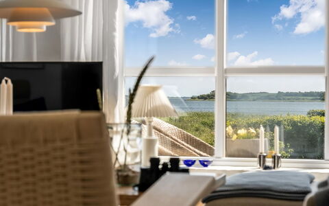 Jurien - 50M to the Fjord: Meubilair, Hout, Interieur Ontwerp, Flooring, Verdieping, Stoel, Kamer, Plafond, Woonkamer, Appartement