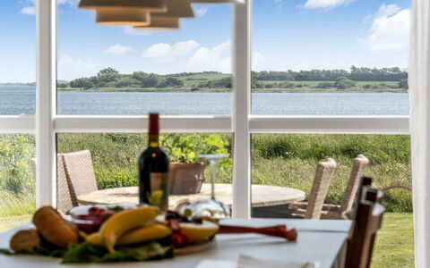 Jurien - 50M to the Fjord: Meubilair, Hout, Interieur Ontwerp, Flooring, Verdieping, Stoel, Kamer, Plafond, Woonkamer, Appartement