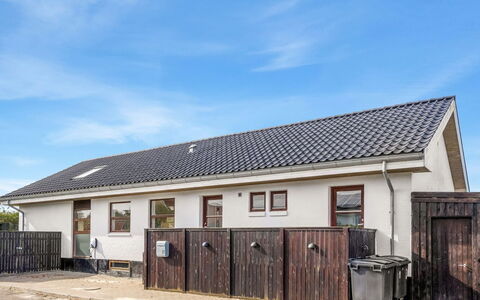 Talida - 500M from the Sea: Meubilair, Hout, Interieur Ontwerp, Flooring, Verdieping, Stoel, Kamer, Plafond, Woonkamer, Appartement