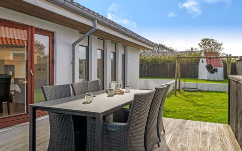 Talida - 500M from the Sea: Meubilair, Hout, Interieur Ontwerp, Flooring, Verdieping, Stoel, Kamer, Plafond, Woonkamer, Appartement