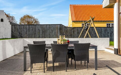 Talida - 500M from the Sea: Meubilair, Hout, Interieur Ontwerp, Flooring, Verdieping, Stoel, Kamer, Plafond, Woonkamer, Appartement