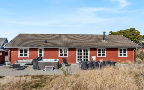 Uolevi - 1.1Km from the Sea: Plantengemeenschap, Zonlicht, Kruidachtige Plant, Tuin, Plantage, Landbouw, Boerderij