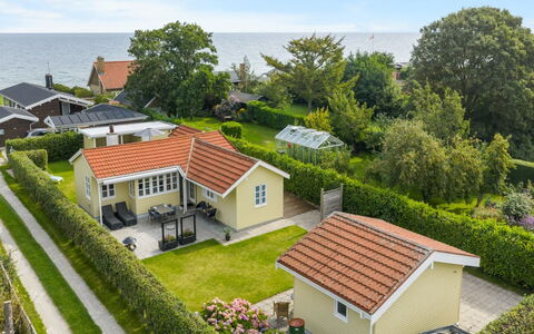 Lenya - 60M from the Sea: Blauw, Verblijf, Huis, Huis, Boerderij, Landgoed, Siding