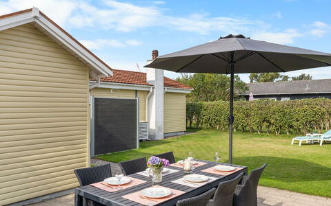 Lenya - 60M from the Sea: Blauw, Verblijf, Huis, Huis, Boerderij, Landgoed, Siding