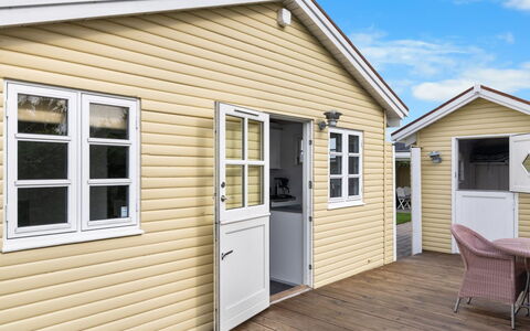 Lenya - 60M from the Sea: Blauw, Verblijf, Huis, Huis, Boerderij, Landgoed, Siding