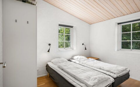 Sod - 3.2Km from the Sea: Hout, Verdieping, Huis, Plafond, Flooring, Slaapkamer, Bed, Bed Frame, Hardwood, Beits
