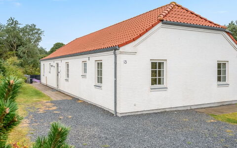 Marjatta - 3.2Km from the Sea: Meubilair, Hout, Interieur Ontwerp, Flooring, Verdieping, Stoel, Kamer, Plafond, Woonkamer, Appartement
