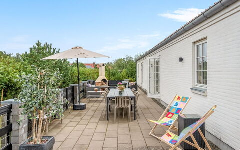 Marjatta - 3.2Km from the Sea: Meubilair, Hout, Interieur Ontwerp, Flooring, Verdieping, Stoel, Kamer, Plafond, Woonkamer, Appartement
