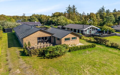 Angret - 200M from the Sea: Meubilair, Hout, Interieur Ontwerp, Flooring, Verdieping, Stoel, Kamer, Plafond, Woonkamer, Appartement