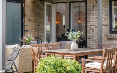 Angret - 200M from the Sea: Meubilair, Hout, Interieur Ontwerp, Flooring, Verdieping, Stoel, Kamer, Plafond, Woonkamer, Appartement