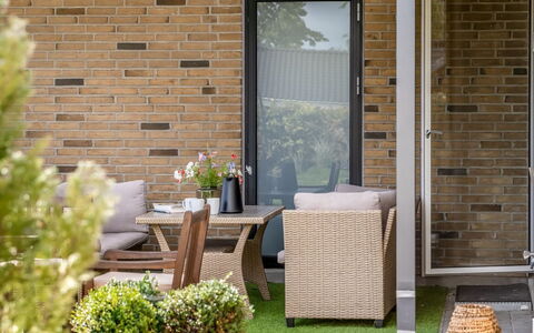 Angret - 200M from the Sea: Meubilair, Hout, Interieur Ontwerp, Flooring, Verdieping, Stoel, Kamer, Plafond, Woonkamer, Appartement