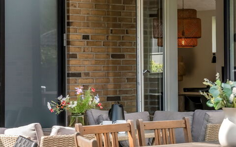Angret - 200M from the Sea: Meubilair, Hout, Interieur Ontwerp, Flooring, Verdieping, Stoel, Kamer, Plafond, Woonkamer, Appartement