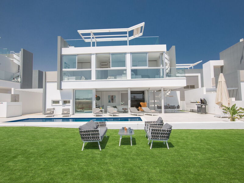 Haus in Pernera mit Bi-Fold Patio