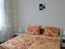 Wohnung in Einem Historischen Gebäude mit Balkon U