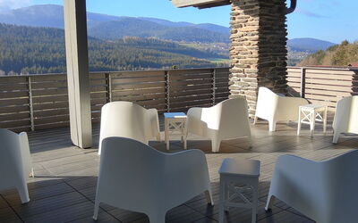 Bayvista, die Bayerwald Lodge mit Bergblick