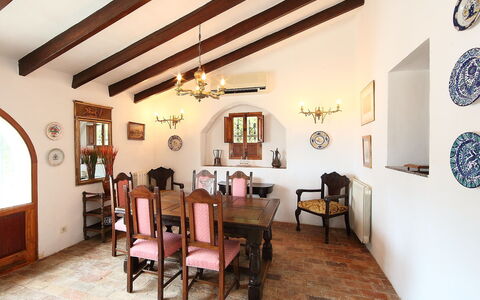 Baile del Sol: Eigendom, Kamer, Gebouw, Plafond, Huis, Interieur Ontwerp, Onroerend Goed, Eetkamer, Meubilair, Huis