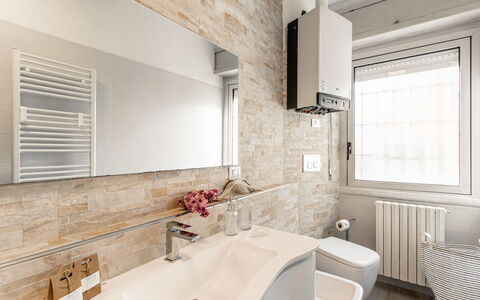 Casa Tania: Muur, Loodgieterswerkinrichting, Flooring, Interieur Ontwerp, Wastafel, Verdieping, Kraan, Badkamer, Loodgieter, Huis
