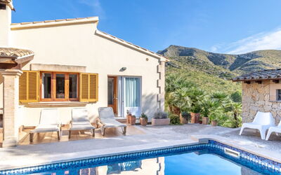 Exklusive Villa mit Meerblick und Privatem Pool
