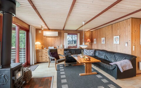Samine - 1.2Km from the Sea: Huis, Dak, Huis, Deur, Verblijf, Schaduw, Tuin, Groundcover, Veranda, Werf