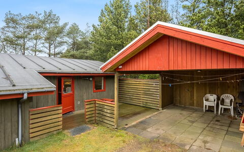 Samine - 1.2Km from the Sea: Huis, Dak, Huis, Deur, Verblijf, Schaduw, Tuin, Groundcover, Veranda, Werf