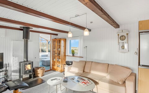 Pihla - 150M from the Sea: Interieur Ontwerp, Hout, Plafond, Meubilair, Flooring, Verdieping, Woonkamer, Kamer, Bankstel, Lichte Inrichting