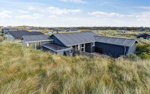 Pihla - 150M from the Sea: Meubilair, Buitenmeubels, Tableware, Tafel, Drinkware, Stoel, Buitentafel, Voedsel, Fles