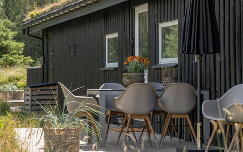 Virpi - 1.1Km from the Sea: Meubilair, Hout, Interieur Ontwerp, Flooring, Verdieping, Stoel, Kamer, Plafond, Woonkamer, Appartement