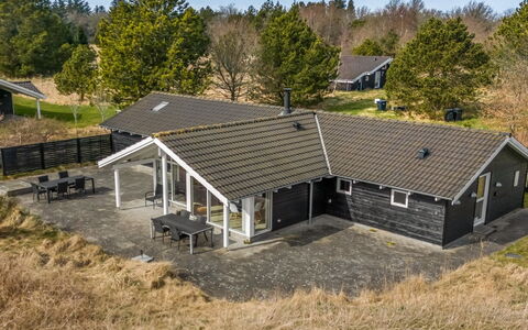 Botwith - 2.8Km from the Sea: Meubilair, Hout, Interieur Ontwerp, Flooring, Verdieping, Stoel, Kamer, Plafond, Woonkamer, Appartement