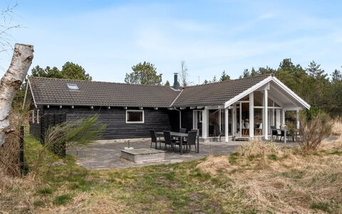 Botwith - 2.8Km from the Sea: Meubilair, Hout, Interieur Ontwerp, Flooring, Verdieping, Stoel, Kamer, Plafond, Woonkamer, Appartement