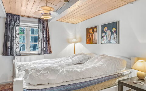 Jouni - 18Km from the Sea: Meubilair, Interieur Ontwerp, Bed, Slaapkamer, Hout, Plafond, Verdieping, Bedding, Laken, Kamer