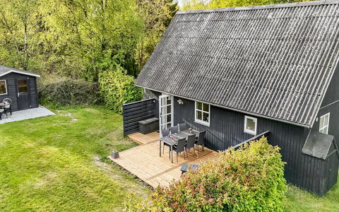 Tomassine: Dak, Huis, Verblijf, Siding, Gazon, Garden Gebouwen, Tuin, Schuur, Boerderij, Werf