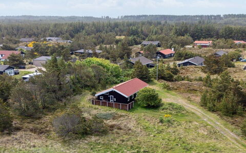 Ljuben - 1.1Km from the Sea: Meubilair, Hout, Interieur Ontwerp, Flooring, Verdieping, Stoel, Kamer, Plafond, Woonkamer, Appartement