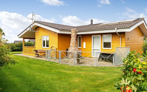 Elnur - 200M to the Fjord: Verblijf, Backyard, Werf, Garden Gebouwen, Schuur, Siding, Buitenmeubels, Blokhut, Outdoor Structuur, Keet