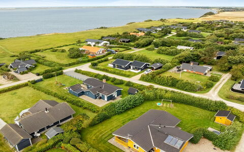 Elnur - 200M to the Fjord: Verblijf, Backyard, Werf, Garden Gebouwen, Schuur, Siding, Buitenmeubels, Blokhut, Outdoor Structuur, Keet