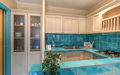 Suite la Torre: Keuken, Countertop, Interieur Ontwerp, Toestel Van De Keuken, Cabinetry, Flooring, Major Appliance, Hout, Verdieping, Kamer