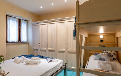Suite la Torre: Bed, Meubilair, Interieur Ontwerp, Slaapkamer, Hout, Kamer, Verdieping, Flooring, Plafond, Textiel