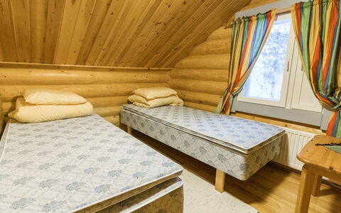 Salvostie 13, Hetta: Hout, Slaapkamer, Flooring, Verdieping, Bed, Interieur Ontwerp, Laken, Bedding, Kamer, Huis