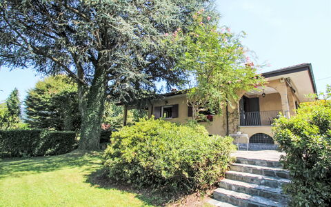 Il Poggio: Struik, Woongebied, Huis, Huis, Tuin, Gazon, Verblijf, Landgoed, Schaduw