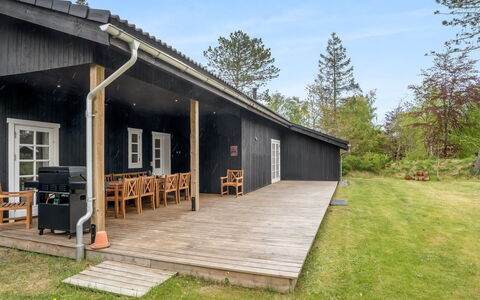 Felippa - from the Sea: Gras, Hout, Landelijk Gebied, Struik, Verblijf, Dak, Plain, Land Lot, Huis, Groundcover