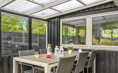 Irma - 300M from the Sea: Dak, Huis, Huis, Verblijf, Deur, Siding, Landgoed, Gazon, Werf, Veranda