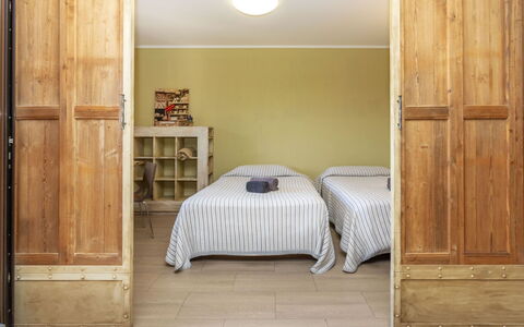 Mas Oliveres: Meubilair, Muur, Hout, Interieur Ontwerp, Flooring, Verdieping, Kamer, Slaapkamer, Bed, Deur
