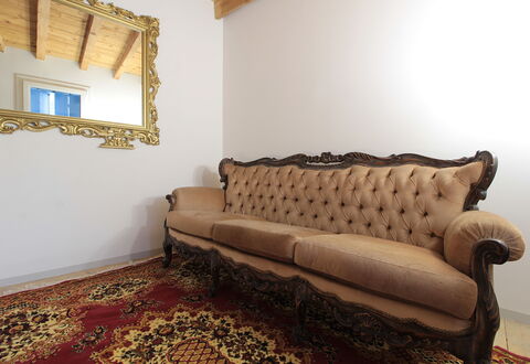 Villa Dolce Bacio, Pool and Spa, Valdobbiadene: Meubilair, Interieur Ontwerp, Bankstel, Flooring, Verdieping, Kamer, Woonkamer, Fotolijst, Houten Vloer