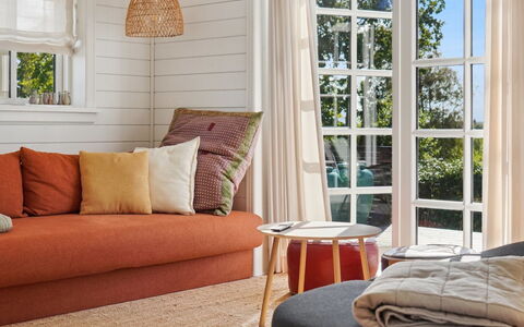Aria - 310M from the Sea: Meubilair, Interieur Ontwerp, Flooring, Hout, Verdieping, Kussen, Textiel, Woonkamer, Bankstel, Kussen Gooien