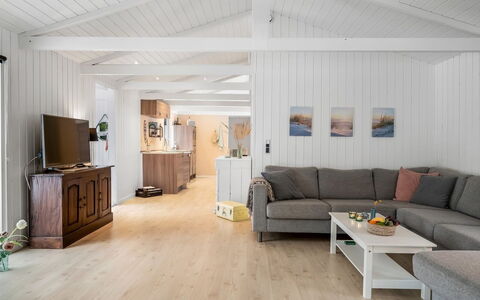 Antigona - 2.4Km from the Sea: Dak, Land Lot, Verblijf, Huis, Landelijk Gebied, Schuur, Siding, Garden Gebouwen, Blokhut, Hut