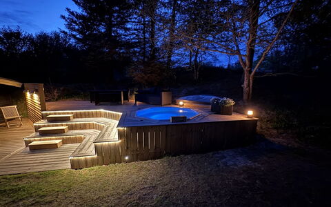 Peadda - 300M from the Sea: Verlichting, Samengesteld Materiaal, Zwembad, Dek, Nacht, Landschap Verlichting, Toevlucht, Tuin, Jacuzzi