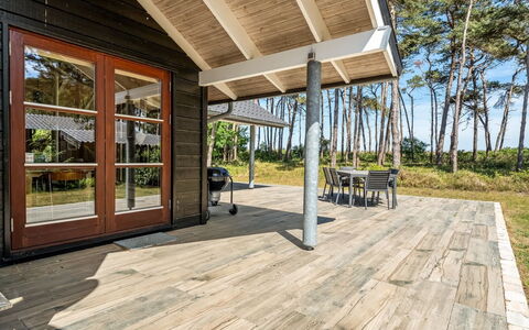 Groa - 50M from the Sea: Hout, Houten Vloer, Hardwood, Plank, Flooring, Dek, Beits, Veranda, Timmerhout, Boardwalk