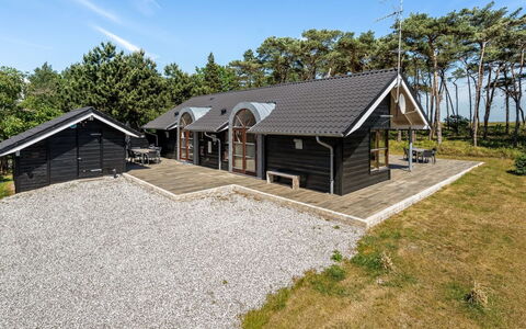 Groa - 50M from the Sea: Dak, Land Lot, Verblijf, Huis, Landelijk Gebied, Schuur, Siding, Garden Gebouwen, Blokhut, Hut