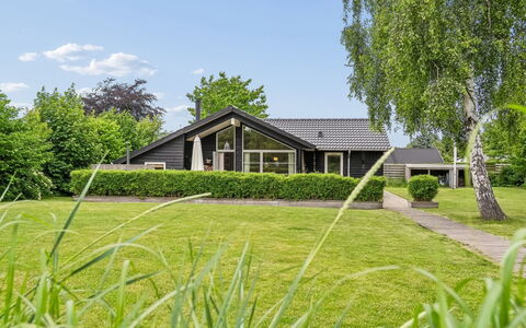 Galatia - 1.4Km from the Sea: Huis, Dak, Landgoed, Verblijf, Groundcover, Tuin, Boerderij, Gazon, Landscaping, Siding