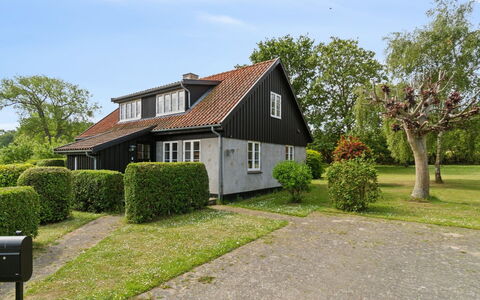 Siegfried - 100M from the Sea: Gras, Grasland, Land Lot, Verblijf, Landelijk Gebied, Weide, Garden Gebouwen, Tuin, Schuur