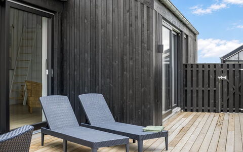 Damiana - 1.1Km from the Sea: Meubilair, Hout, Interieur Ontwerp, Flooring, Verdieping, Stoel, Kamer, Plafond, Woonkamer, Appartement